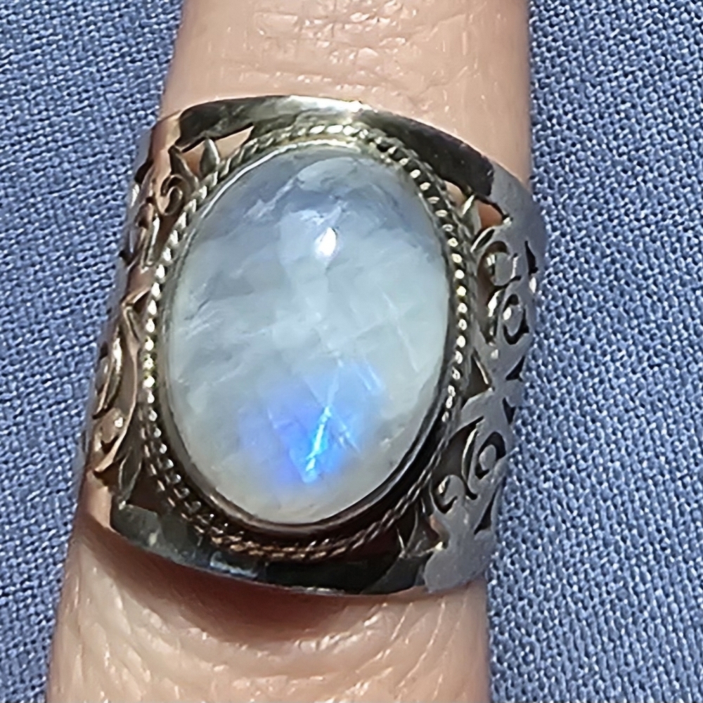 Womens ring